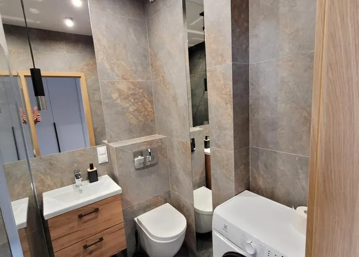 Bulwar 15 غنيزنو